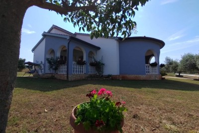 Hiša sa velikom okućnicom