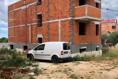 Rohbau Häuser in Peroj!