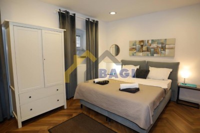 Gelegenheit in Pula: 3 Wohnungen auf einer Etage, 95,50 m²