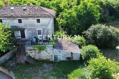 POREČ, OKOLICA, KAMENA KUĆA ZA RENOVACIJU S PUNO POTENCIJALA