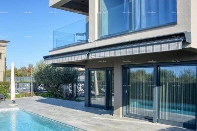 VILLA LUSSUOSA MODERNA CON PISCINA A 500 m DAL MARE