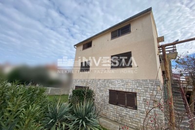 Medulin, Einfamilienhaus mit 3 Wohneinheiten und Meerblick