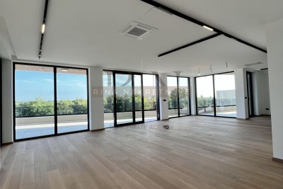 ISTRA - ZONA DI PARENZO - ATTICO DI LUSSO CON VISTA MARE