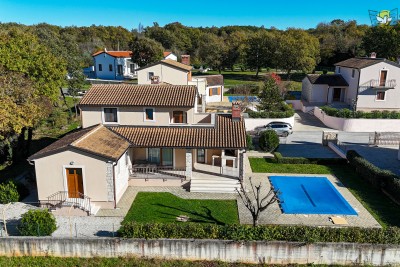 Istrien, Poreč - Freistehendes Haus 12 km vom Meer und dem Stadtzentrum von Poreč entfernt!