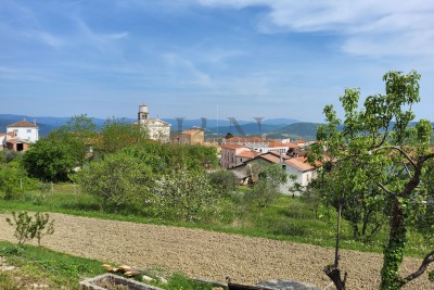 Istria, Opportunità di Investimento: Lotti Edificabili nel Centro di Vižinada