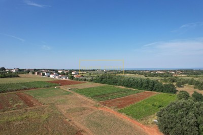 EKSKLUZIVNA PRILIKA – GRAĐEVINSKO ZEMLJIŠTE KOD POREČA (ROŠINI) 649 m², S GRAĐEVINSKOM DOZVOLOM I POGLEDOM NA MORE