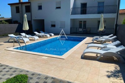 Fažana, Istria: Ampia casa con appartamenti vicino al centro e alle spiagge in vendita