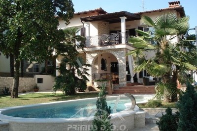 Vila u rustikalnom stilu prvi red do mora, Punta, Umag