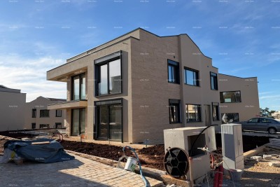 Vendita di ville moderne in una bellissima zona residenziale, Umago