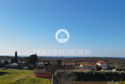 Gradbeno zemljišče s pogledom na morje