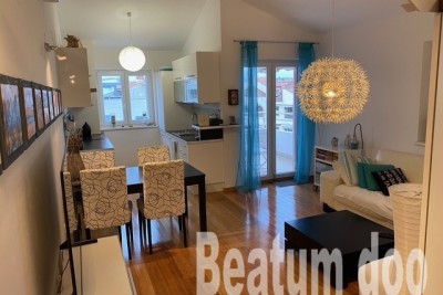 Stan za najam,na drugom katu,namješten,1500 eura/mjesec + režije,Novigrad