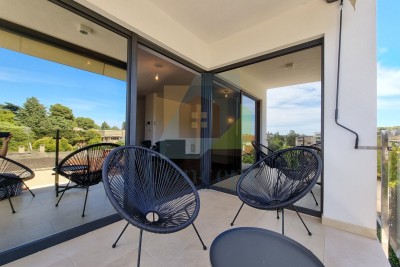 Poreč, širší centrum, luxusní byt v 1. patře, 150 m od moře