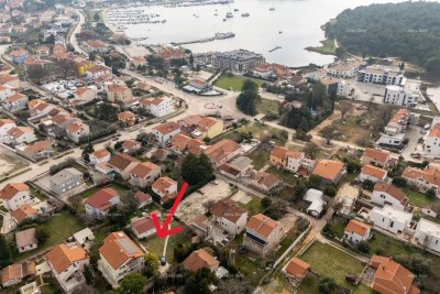 Esclusivo! Terreno edificabile con permesso di costruzione definitivo – 6 appartamenti, a 300 m dal mare, Medulin!