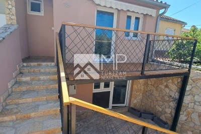 Ližnjan, novoadaptirana kuća u nizu, jedinstvena prilika