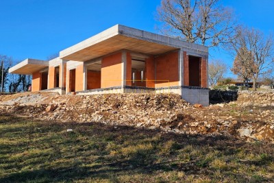 Begane grond met zwembad, Tinjan - in aanbouw