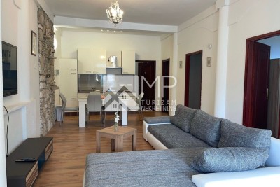 Ližnjan, trosoban stan 89 m2 u prizemlju, namješteno