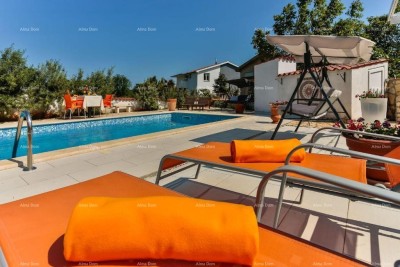 Casa con piscina! Medolino!